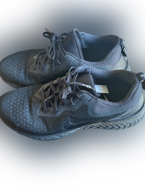 Shoes - Nike Odyssey React in the "Triple Black" 8.5